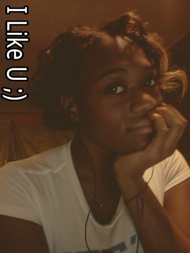 Love my music cant live w/o it.. #Vigro all day #TeamBrownSkin & #TeamFollowback