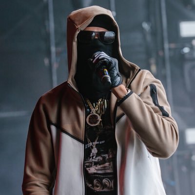 dzviess's profile picture. @jayweyy