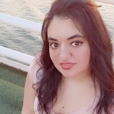 Computer Engineer 👩💻👩💻
Violinist 🎻🎻
Bookworm 📖📚
Coffee lover☕☕