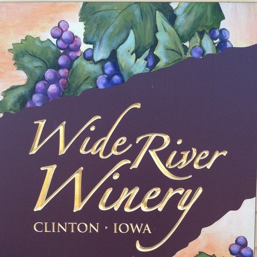 Wide River Winery overlooks the widest point of the Mississippi River just north of Clinton, Iowa. Fun wine tasting experiences also in LeClaire & Davenport.