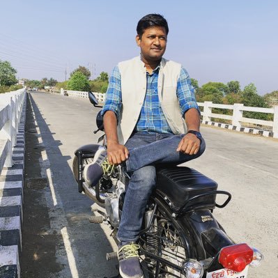 Aanandmohan8887's profile picture. “संसार का सबसे महत्वपूर्ण व्यक्ति हूँ” “अकर्म पर विश्वास”। “पर्यावरण प्रेमी”।