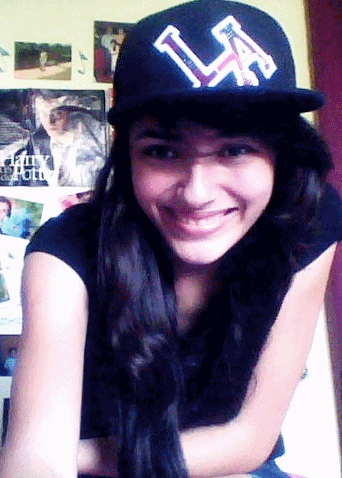 amiguinha das criaturas mágicas, tenho medo de zumbis ...gosto de sonhar e me apego facil as pessoas ♥ * sigo quem me seguir ; 'follow-me?