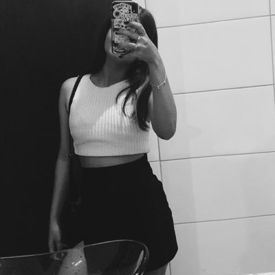 jogadora de vôlei, torcedora do galo e real madrid, quer mais oq?