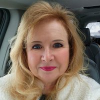 Elaine Szoczei (@elaine_szoczei) 's Twitter Profile Photo