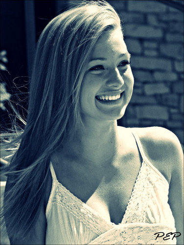 _caseyLynn3's profile picture. the one and only ;)