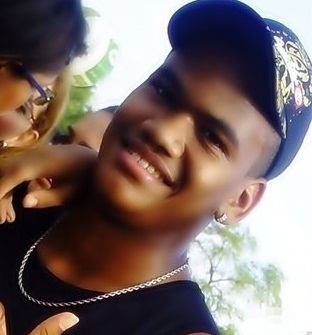 18 anos, Apaixonado por pagode, São Paulino, Jesus a frente de tudo ! Esporte: Sanshou ( Boxe Chines ) fã de @turmadopagode, @cantorbelo @cupimnamesa