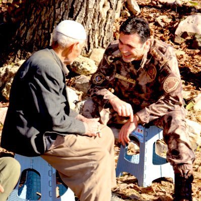 Evlat,kardeş,eş,baba.Pertevniyal Lisesi ve Polis Akademisi mezunu.Ankara,Artvin, Adıyaman,İzmir,Tekirdağ,Hakkari ve Van’da çalıştı, şimdi Kayseri’de