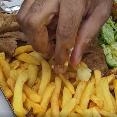 roystonBrevik's profile picture. i don't really tweet but I scroll 🫢