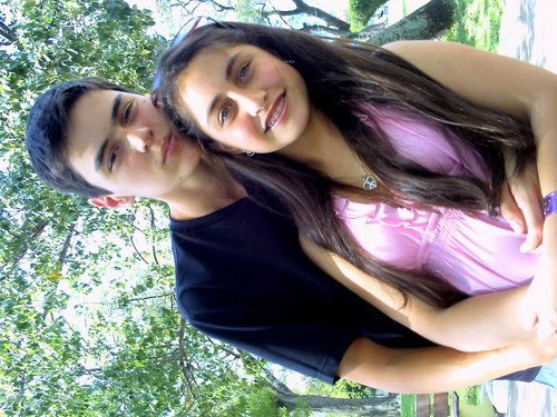 [...] E se me perguntar qual é o seu defeito
 Ainda não sei
 Te amo e nada mais [...]
@Rogeryandressa