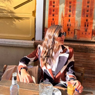 Jies_Almudena92's profile picture. Qué interesante, cuéntame más.