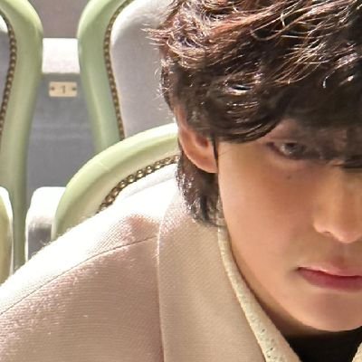 enilahw52's profile picture. 