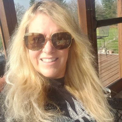 pammyl8884's profile picture. 