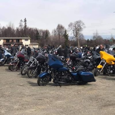 Steaven31951292's profile picture. A short yellow bus