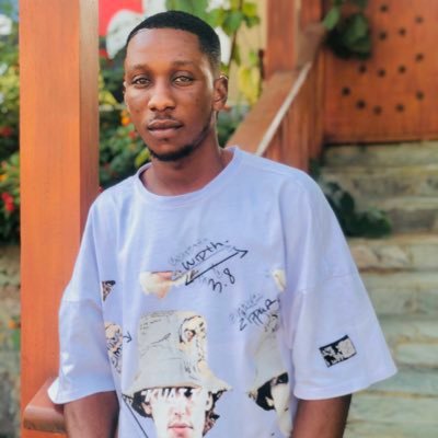 DrakeAbolish's profile picture. Shoutout To The Family 
I Don’t Want No Niggas No More 
It’s Not Many That Understand Me