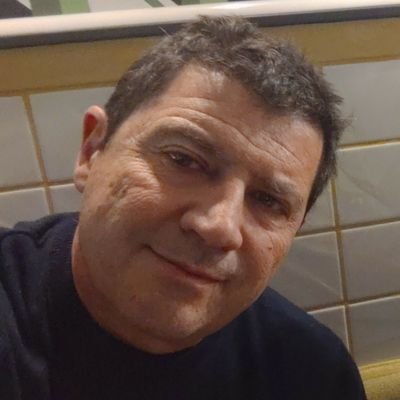 FeliceMusicco's profile picture. Profilo personale non professionale. Vado e vengo. Ammiratore della resilienza degli influencer e degli utenti attivi social.