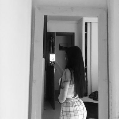 iratiimz's profile picture. .