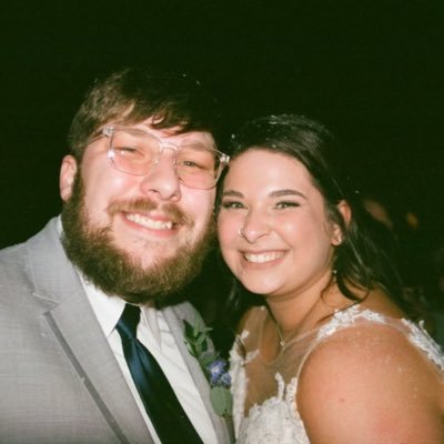 haylee_cox1's profile picture. only on here so my husband can send me memes