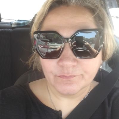 Agradecida, humana de Coca ,Ali y Perrita dramática, Autentica.
Prefiero morir de pasion que de aburrimiento.
La intuición es un spoiler.