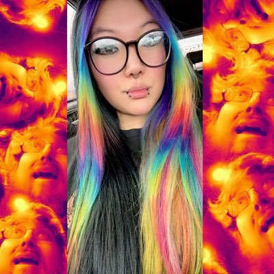 SarahWeis16's profile picture. 💖💖💙