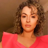 Mariana (@marianalinage) 's Twitter Profile