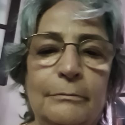cristã professora, conservadora , amante da familia e patriota