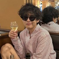 Vi (@vi_olet__) 's Twitter Profile