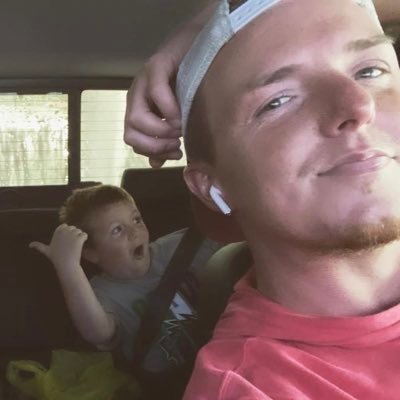 Woo Fuckin’ Pig. 🐗🐗 My kids and the Hogs are my life. ☝🏻
