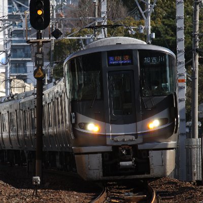 kimamagigatone's profile picture. ツイートの大半はアメブロの更新。撮り鉄(山陽電車が中心)、競馬(中央競馬はブログに予想を、地方競馬はツイッターで予想書きます)、太鼓の達人(老眼ドンだー,、2024赤2段からの今年3段奪還　つまり下手くそ)やってるアラフィフです。