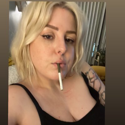 junie__moon's profile picture. baby bitch from hell 🫧