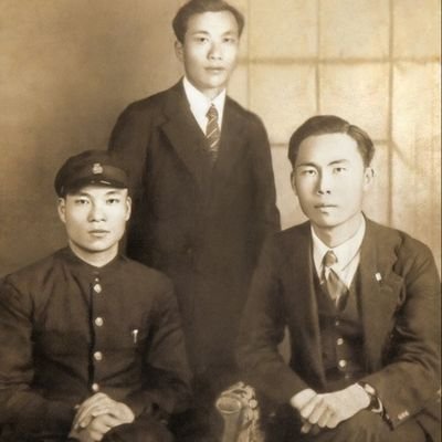 甘泳生1914~1950.김원봉 장군에게 항일자금을 댔고 국내 일본 만주 등지에서 함께 활동,증조부 기일 밤인 1950.7.24 악질 친일파와 미제를 등에 업은 이승만으로부터 빨갱이로 몰여 2,300명과 함께 돌덩거리달려 마산 괭이바다에서 생수장 당했다. @yongtrim904 早稲田