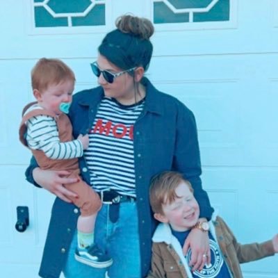 beccalouisecook's profile picture. Music Lover. Mama.