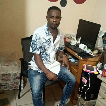 Forteresse7's profile picture. Cool et sans façon, j'ai beaucoup l'amour du prochain