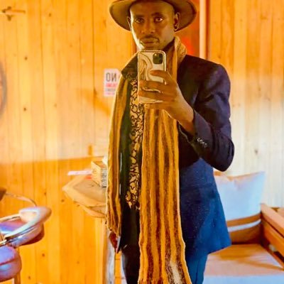 Tour Operator 🚙🌵🌿🌴 @lubugo_tours
Creative Artist 👀⚡
Writer✍️
Art Kurator 🎨 🖼
Truth Seeker and
Philanthropist 🤗
