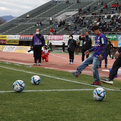 あまり使い方わかりませんでしたが、だいぶ慣れてきました。ヴァンフォーレ甲府を応援する40代です。 無言フォローしますが、よろしくお願いします。 完全なるドラクエ派です。 ドラゴンボールとスラムダンクで育ちました。愛車はHONDAのS660。 中学7年生の娘と一緒に私立恵比寿中学を応援してます。