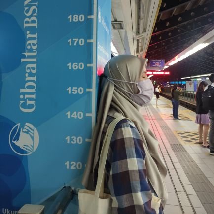 eisyahphuze's profile picture. stop scrolling twitter, go study now!