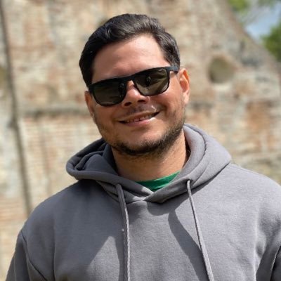 Generalist Designer, in love with 3D and motion graphics. Workaholic and problem solver! 🤓