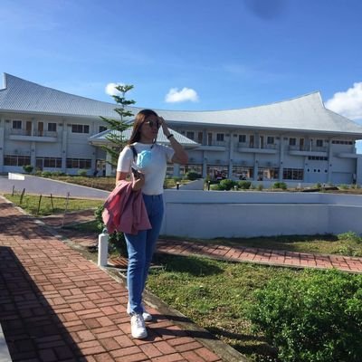 karenmaj131989's profile picture. Sarcastic, pessimistic, eclectic and eccentric