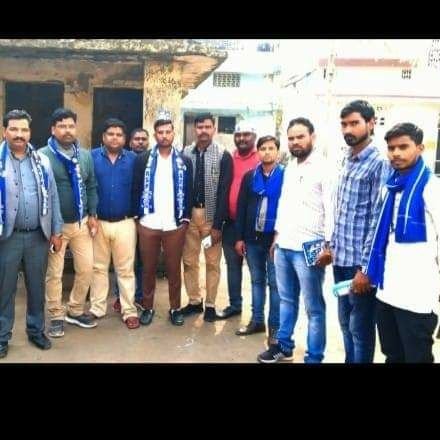 vipinGautam09's profile picture. हो तिरंगा हाथों में इंकलाब की बोली हो जो संविधान विरोधी बात करें उसके सीने में गोली हो जय भीम  🇪🇺 जय संविधान  📘