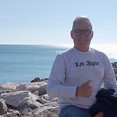 JoseGRojasP's profile picture. 1 dia a la vez