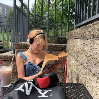 📚70/100📚
just keep swimming.
ig: readsbykiara