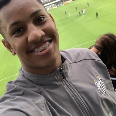 Papai do Rhyan 💜💎
filho de Deus! 🙏🏽
Santista ⚪⚫
Madridista ⚪
Brasileiro 🇧🇷
Instagram: reinangomes96