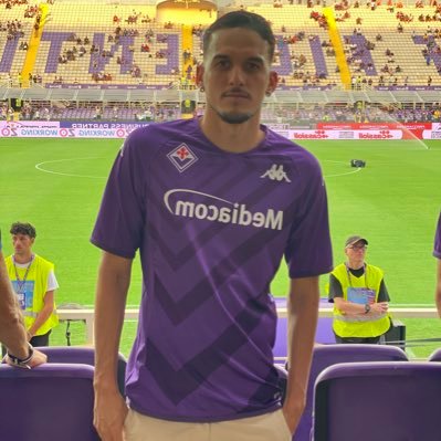 R_oli98's profile picture.