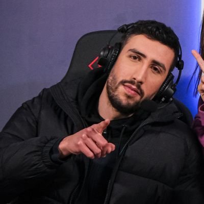 FIFA Caster/Analyst 🎧  ➡ 
2019 eLigaPortugal Champion🇵🇹  ➡  Twitch: https://t.co/1MxgIS7g2L  ➡  PSN ID: Hug0B0ss52_  ➡ 
Gestão 🎓