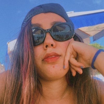 sapatao, gay, lovatic, rebanho da Marília, tricolor, ex militante, ex trouxa, cansada, associal, extrovertida e cantora profissional de karaokê