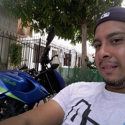 jchoono's profile picture. Experto en hablar Carreta y seguidor del equipo de curramba la bella.
La izquierda sólo para limpiarme el c...
firme con el man de la 🧢
Defensores de la patria