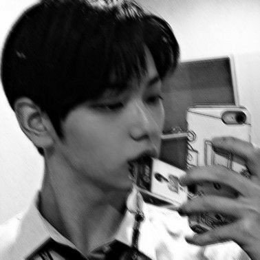Luiis (n.) | 24/7 | เดมมาเลยครับ ถ้าว่างเดี๋ยวจะมาตอบ | https://t.co/SAIzM1nPQ1 |