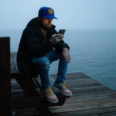 RawDyl_'s profile picture. im Dyl. published photographer-  73 million views on @unsplash - girl dad. IG- RawDyl