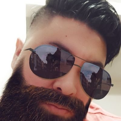 Pakkooflores's profile picture. Ni de Derecha ni de Izquierda, solo del lado de la razón!!!