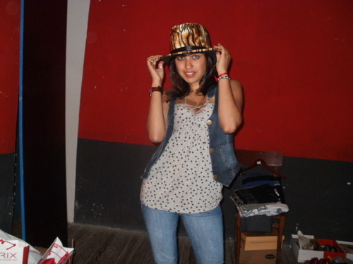 Betti_19's profile picture. 