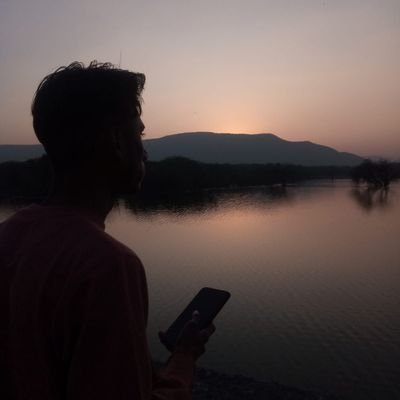 sunilpoetry's profile picture. 🔰 𝐃𝐄𝐒𝐇𝐈 𝐑𝐀𝐉𝐀𝐒𝐓𝐇𝐀𝐍𝐈 🔰
state scholars and state level artist 
a writer , poet 
instgram ~ https://t.co/eCculhLKlC